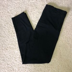 Gap Maternity Pure Body Crop Legging